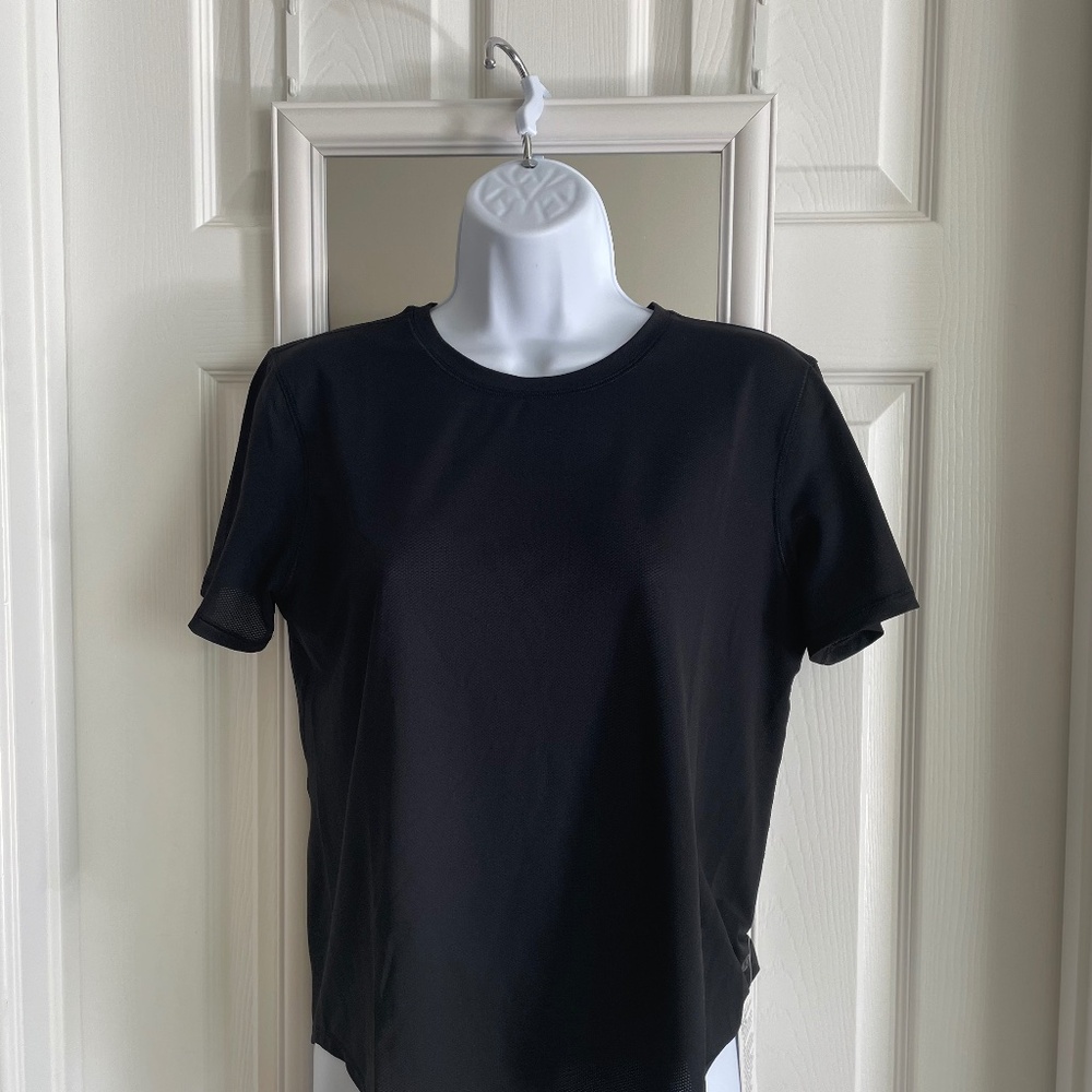 Lululemon High-Neck Running and Training T-Shirt. New With Tags. Size 6 Black